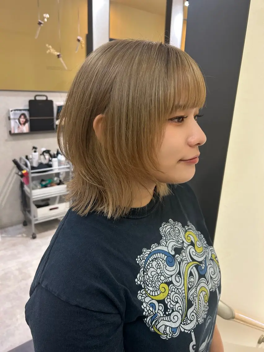 ミディアム ミディアムレイヤー レイヤーカット カット トリートメント hubhair レイヤー/透明感のヘアスタイル