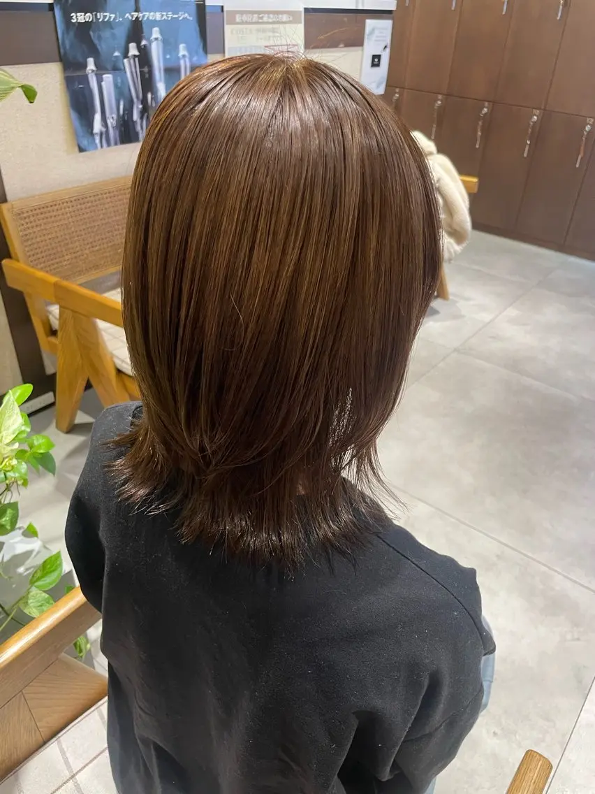 ミディアム ミディアムレイヤー レイヤーカット カット ヘアカラー 富田 紗世のヘアスタイル