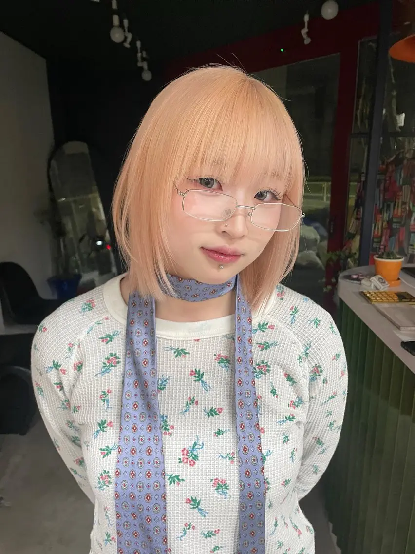 ミディアム 梅田/似合 わせ艶ハイトーン💘のヘアスタイル