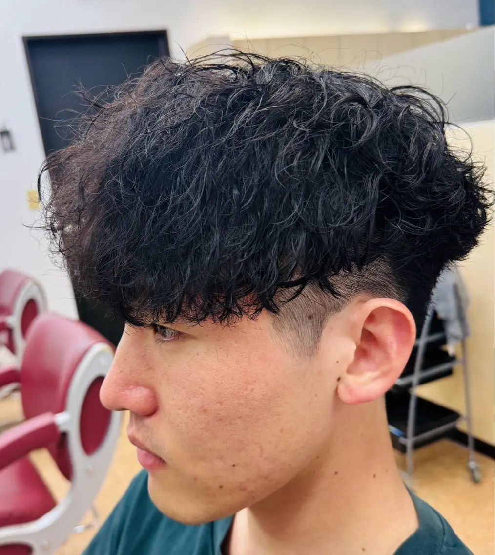 ミディアム メンズ スペインカール 焼津メンズパーマ特化 大石雄生のヘアスタイル
