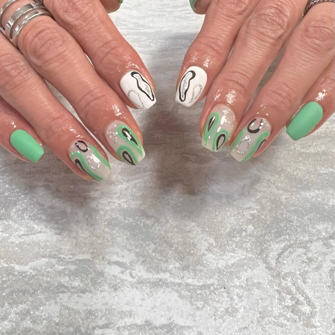 ネイル NAIL303 🛼 SHIORIのネイルデザイン