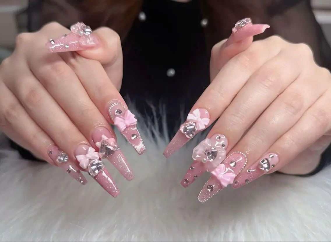 ネイル アートネイル ボルドー フレンチネイル ジェルネイル 氷ネイル・うるうるネイル ハンドネイル Julie Nail Rinのネイルデザイン