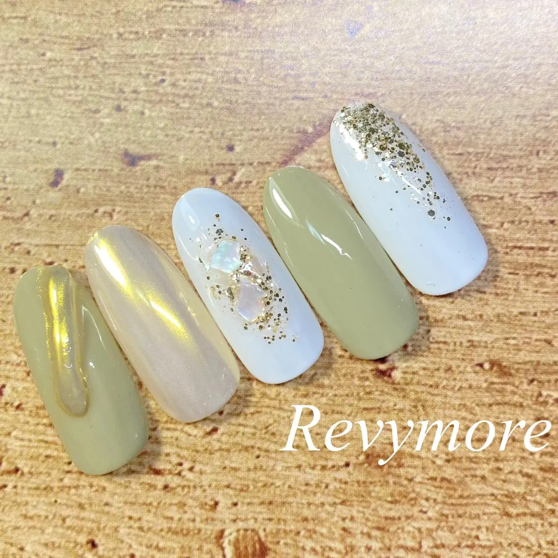 ミディアム ネイル フットネイル ジェルネイル シンプルネイル nail salon Revymoreのネイルデザイン