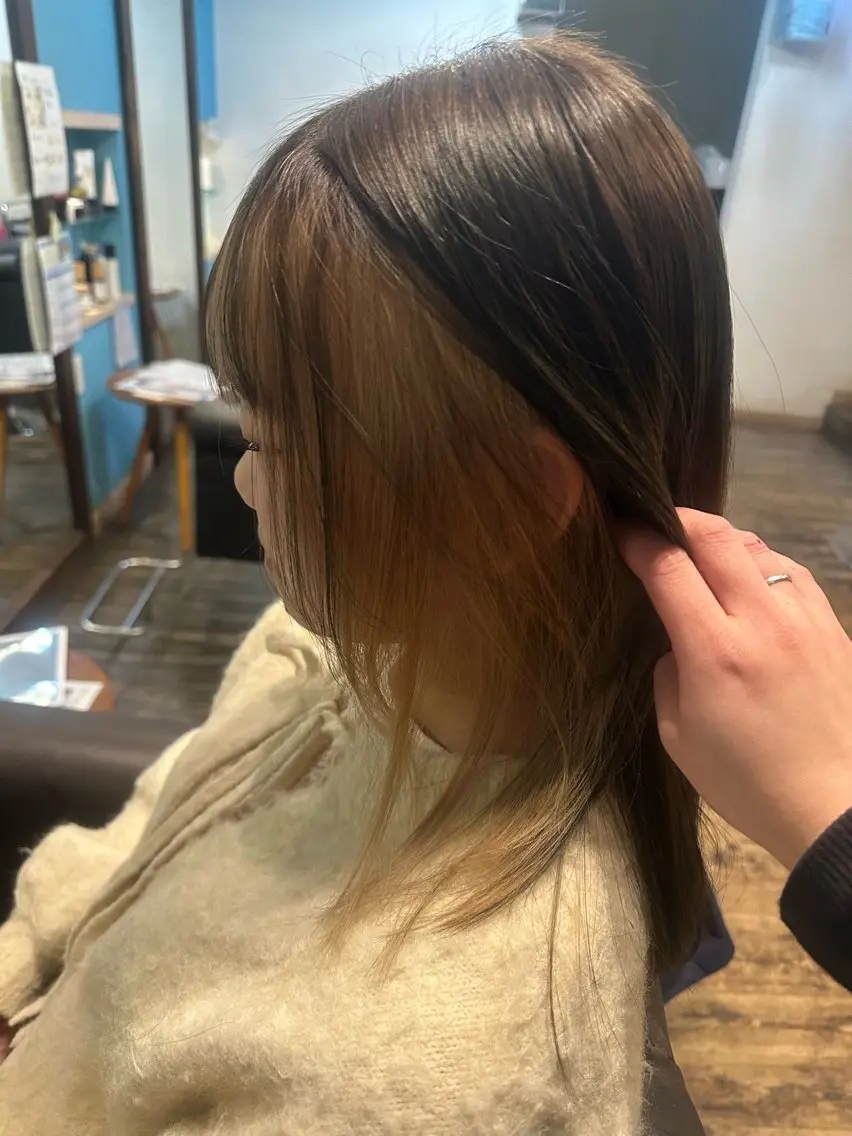 セミロング ヘアカラー 安達 望のヘアスタイル