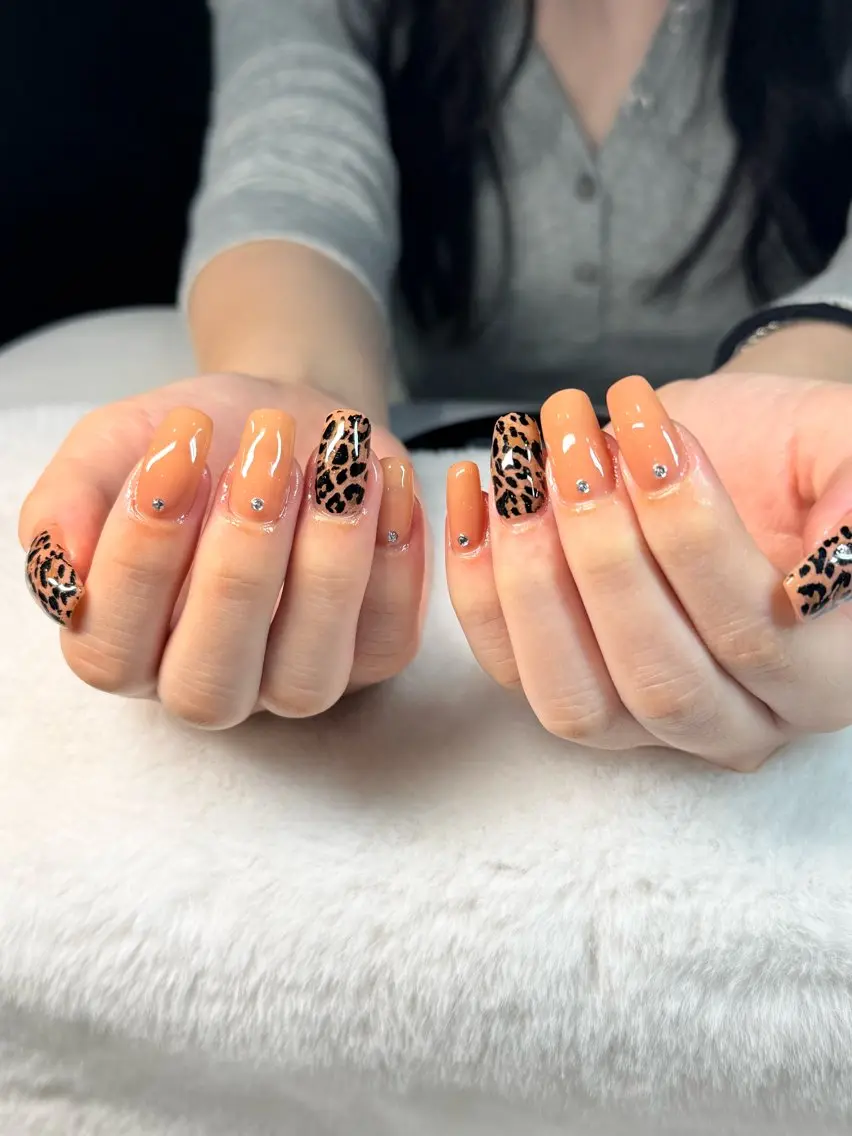 ネイル Noir nails aikaのネイルデザイン