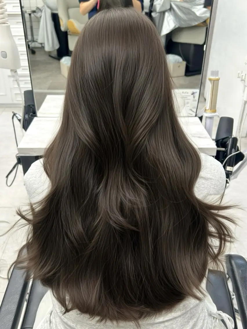 ロング カラー ヘアカラー 韓国ヘア🇰🇷／ 艶カラー鈴木萌愛🩶のヘアスタイル