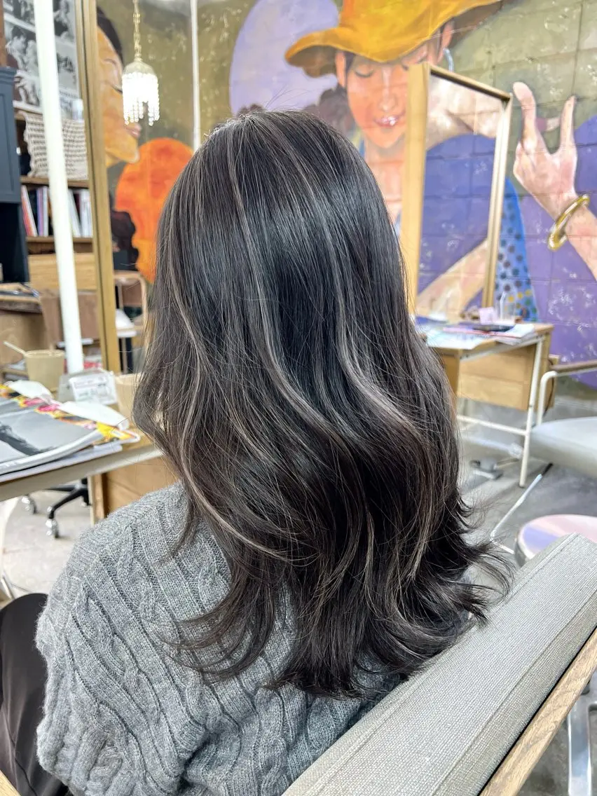 ナチュラルハイライト+似合わせカットの写真