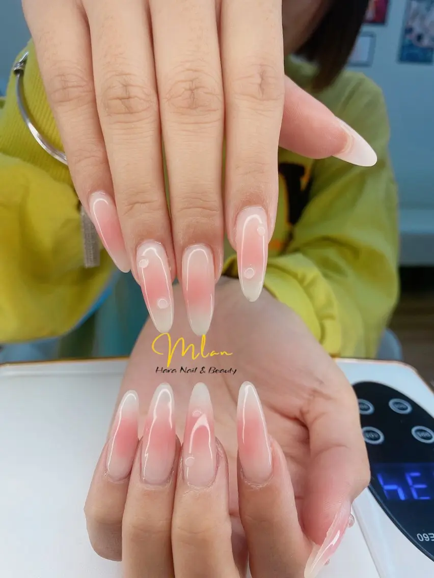 ネイル フレンチネイル グラデーション キラキラネイル 韓国ネイル ラメ(グリッター) ハンドネイル Ha Nailのネイルデザイン