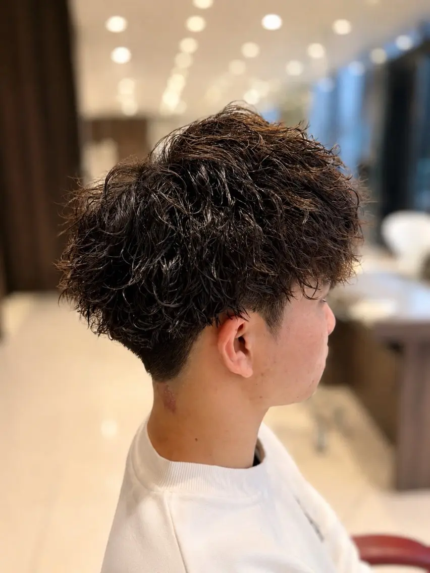 パーマ メンズ 鈴木 瑛介のヘアスタイル