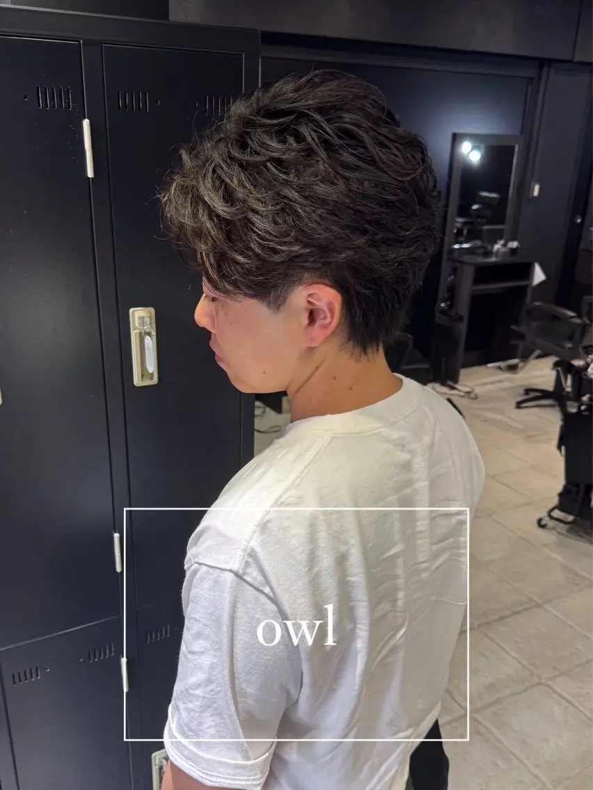 ショート パーマ ヘアアレンジ メンズ センターパート フェザーパーマ メンズパーマ ショートヘア メンズ専門 美容師✨ アメ村 堀江颯瑛のヘアスタイル