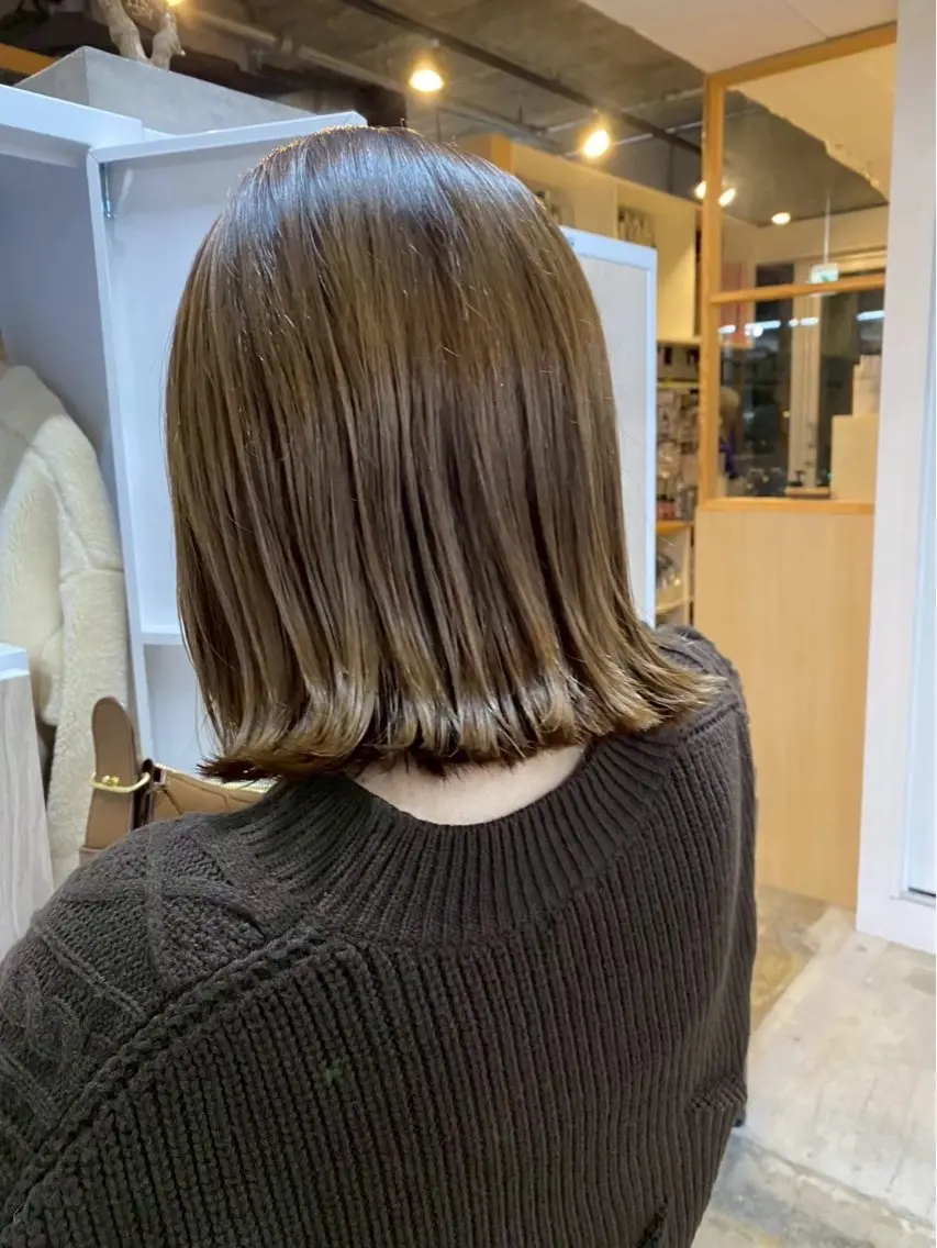 ショート カラー ヘアカラー 新屋 有希乃のヘアスタイル