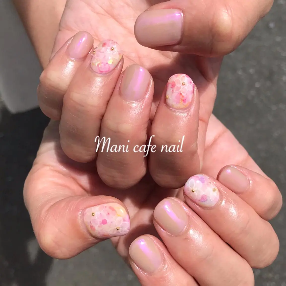 ネイル オーロラネイル フラワーネイル ハンドネイル Mani cafe nailのネイルデザイン