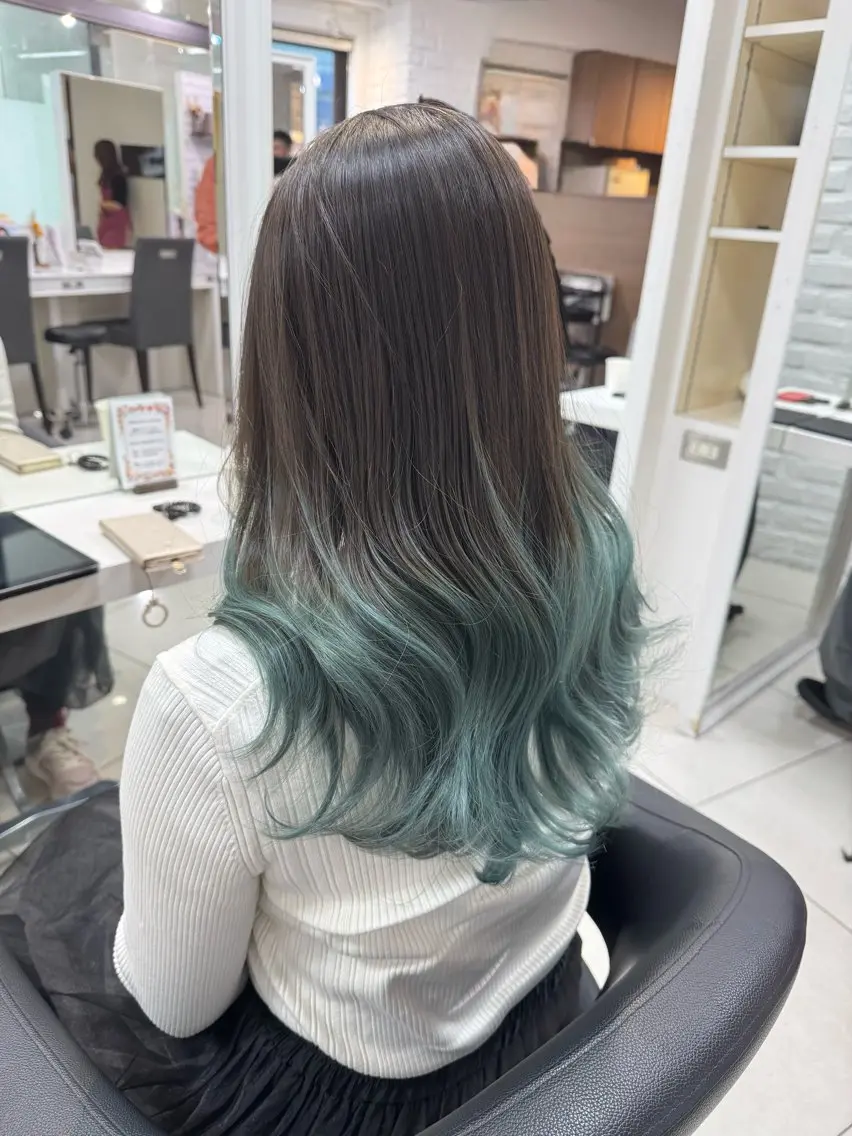 ロング カラー ブリーチ グラデーションカラー カット ヘアカラー トリートメント 【髪質改善】 kasumi🌷🌷のヘアスタイル
