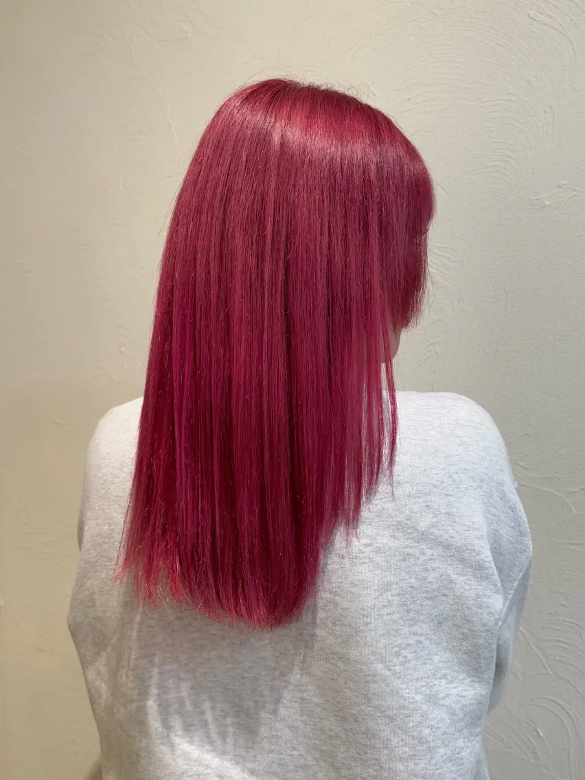 セミロング カラー ブリーチ ピンクカラー ピンクパープル パープルカラー 酒井 那乃羽のヘアスタイル