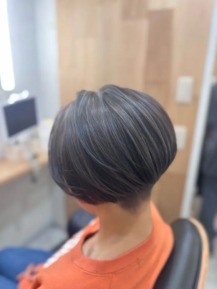 ショート カラー グレージュ ハイライトカラー ハイライト 多賀 順平のヘアスタイル