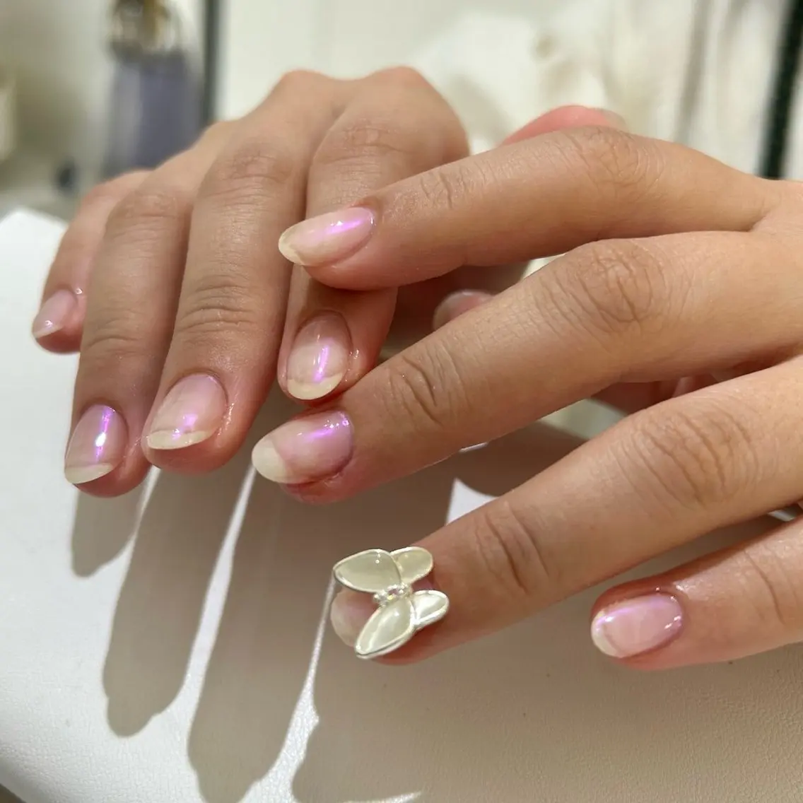 ネイル オーロラネイル ワンカラーネイル ハンドネイル io.Nail 谷町九丁目のネイルデザイン