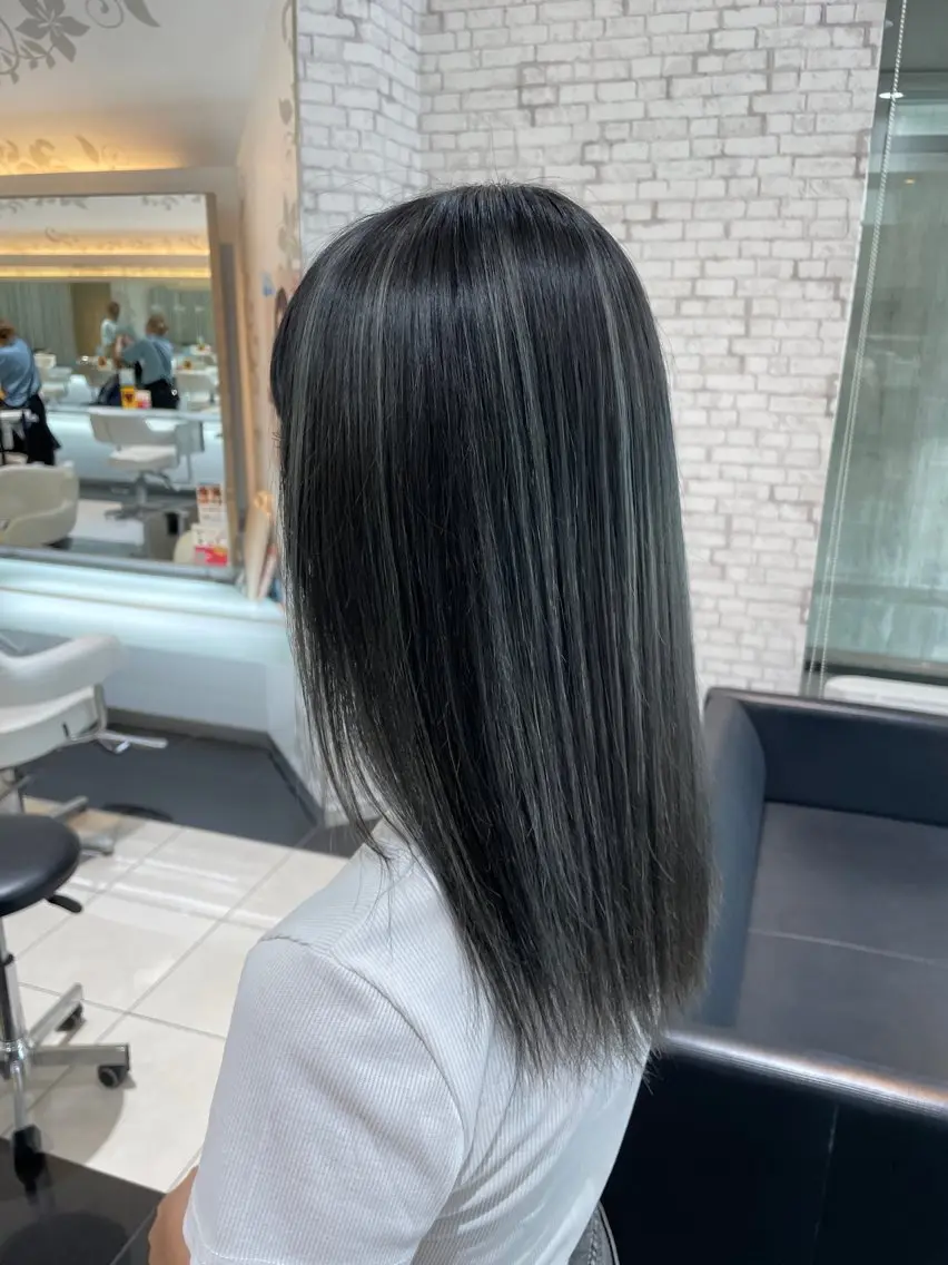 セミロング カラー ハイライトカラー ハイライト ヘアカラー トリートメント 低ダメージ特化🌱 佐野優斗のヘアスタイル