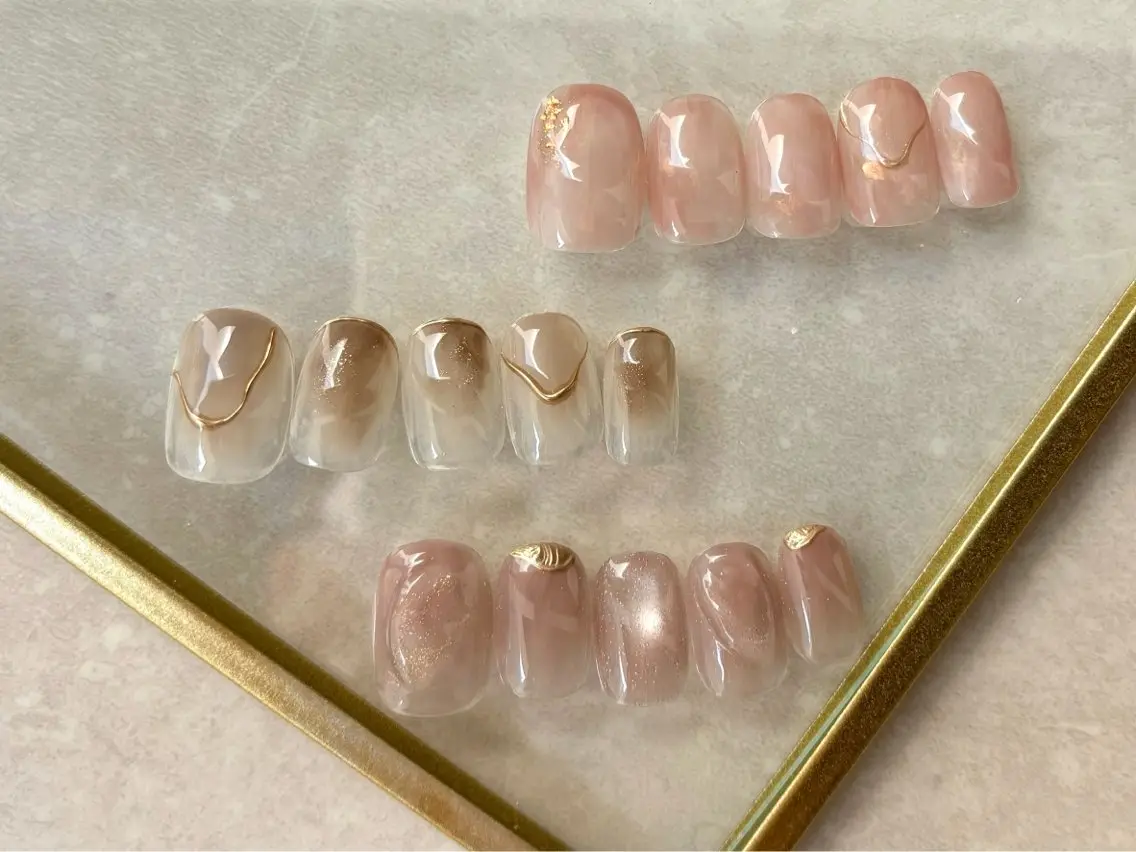 ネイル ニュアンスネイル aoi .のネイルデザイン