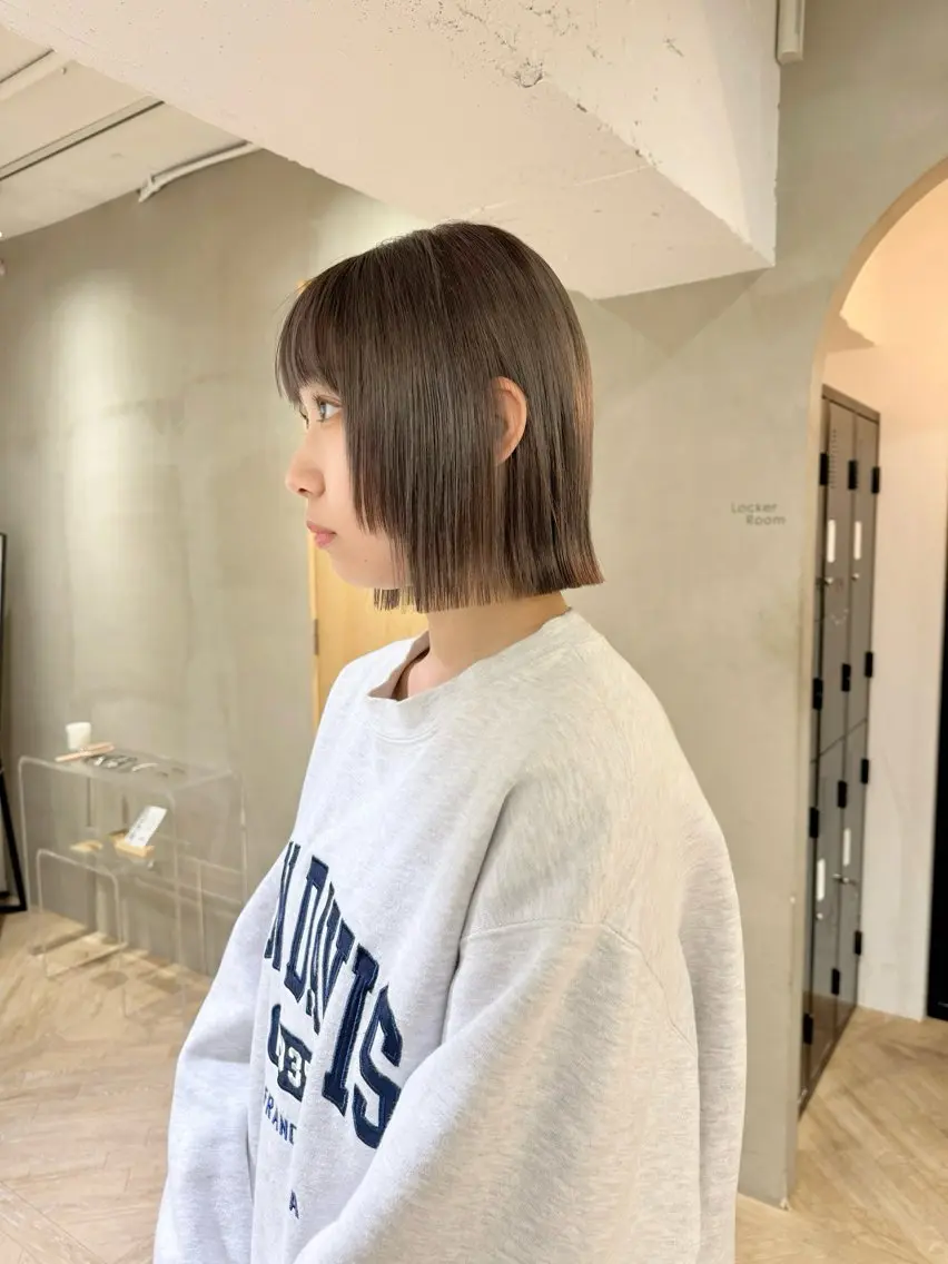 ミディアム カラー ベージュカラー ダブルカラー イヤリングカラー イルミナカラー ミルクティーベージュ カット ヘアカラー トリートメント ボブ/縮毛矯正 🌟梅田盛一🌟のヘアスタイル