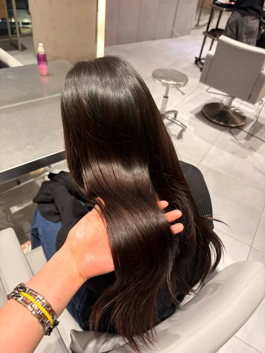 ロング 伊藤 未衣菜のヘアスタイル