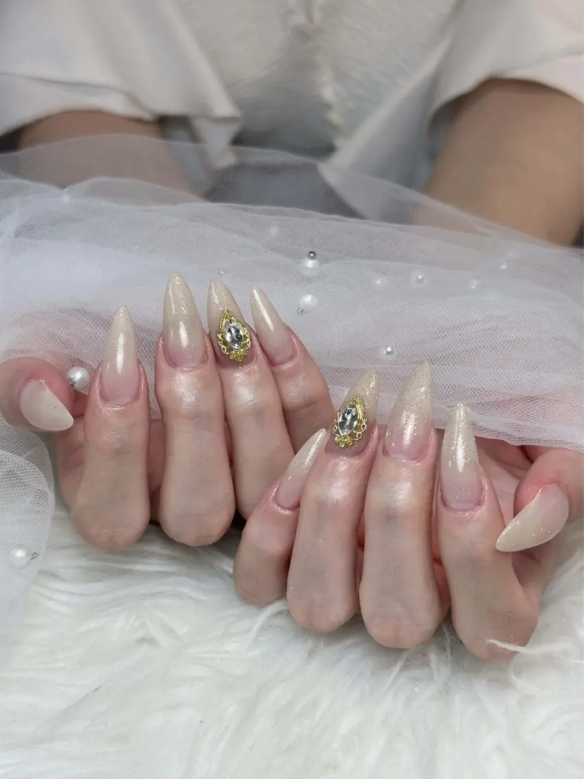 ネイル チークネイル ドット フレンチネイル グラデーション ハート ハンドネイル Julli NailStudioのネイルデザイン
