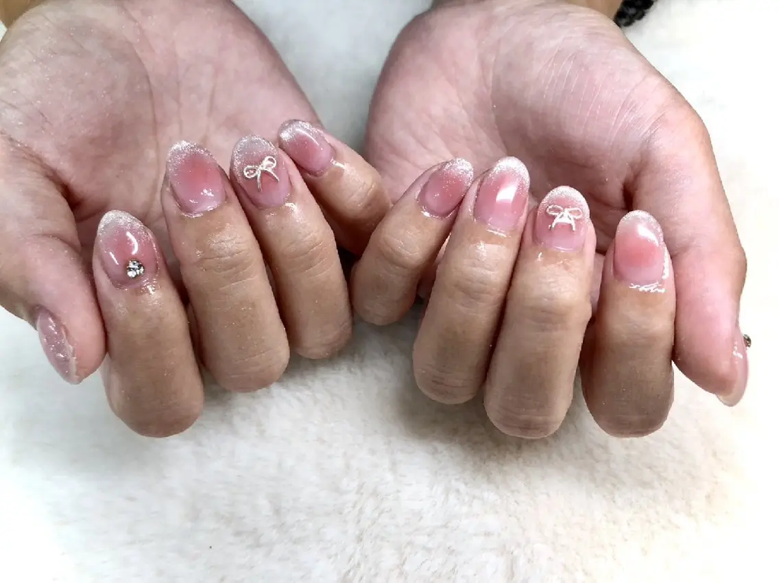 ネイル チークネイル フレンチネイル マグネットネイル マグネットフレンチ ハンドネイル ハンドケア 心斎橋Salon Epokkuのネイルデザイン