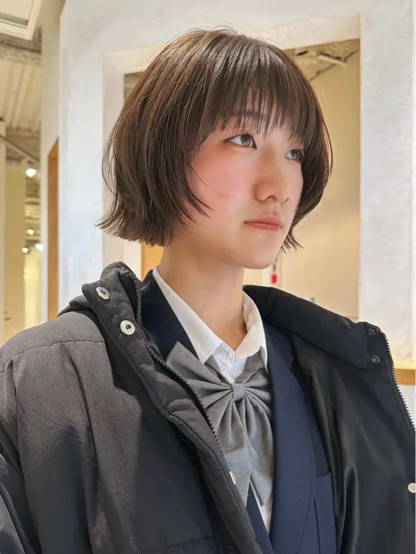 ミディアム カラー ボブレイヤー ブリーチ ブラウンカラー ダブルカラー ブリーチなしカラー MISA レイヤーカットのヘアスタイル