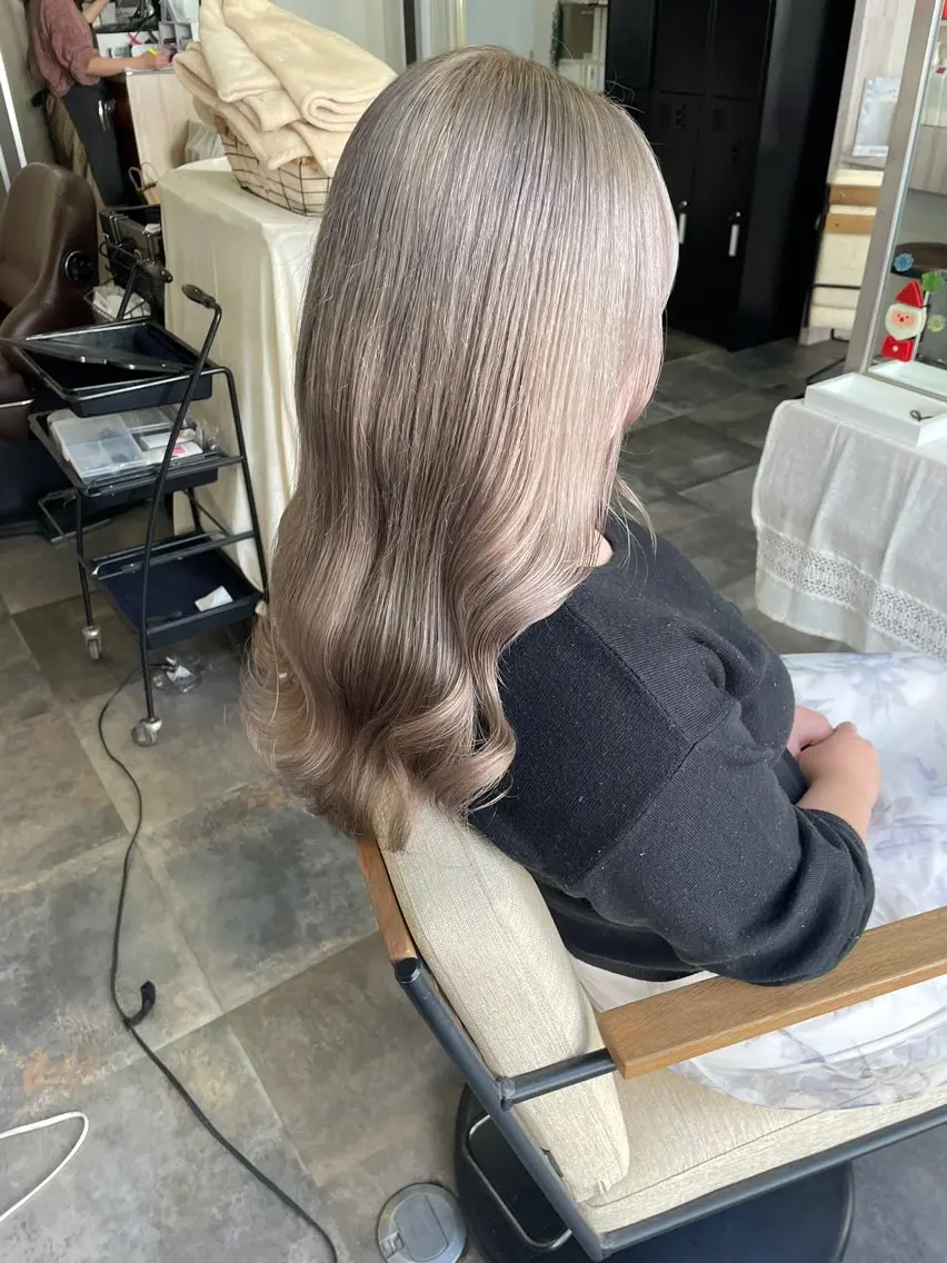 ロング カラー 吉村 夏椰のヘアスタイル