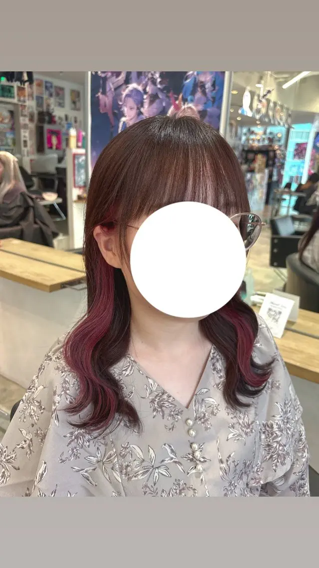 ミディアム カラー ブリーチ カシス イヤリングカラー ピンクカラー ローズカラー 推しカラー/ ミクのヘアスタイル