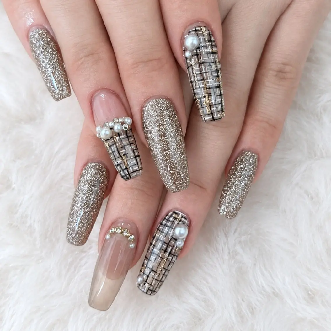 ネイル ツイードネイル ハンドネイル WB,nail 🤍 KOKORO のネイルデザイン