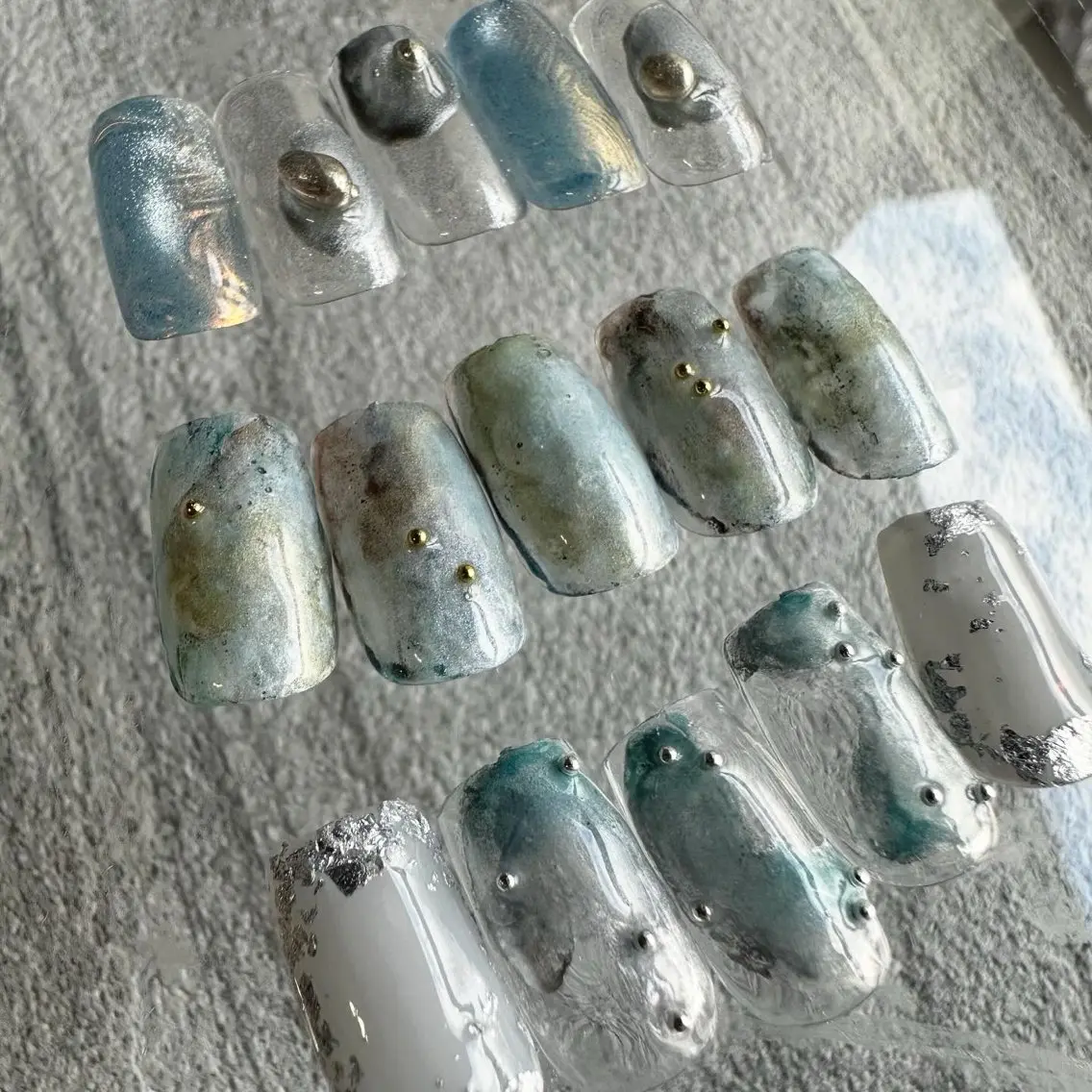 ネイル ブルー フットネイル マグネットネイル ミラーネイル ニュアンスネイル nailsalon Daphneのネイルデザイン