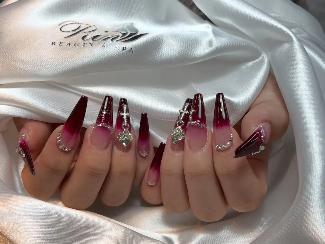 ネイル チークネイル フレンチネイル ガラスフレンチ グラデーション キラキラネイル Rin Nail 新大久保店のネイルデザイン