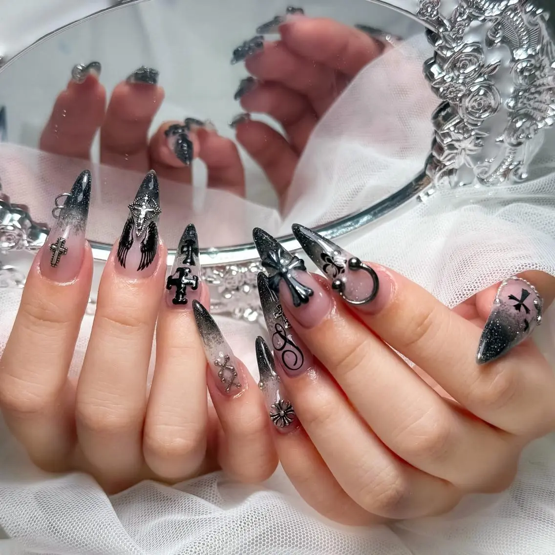 ロング カラー グラデーションカラー 韓国風ヘア ハンドネイル yuna ユナのネイルデザイン
