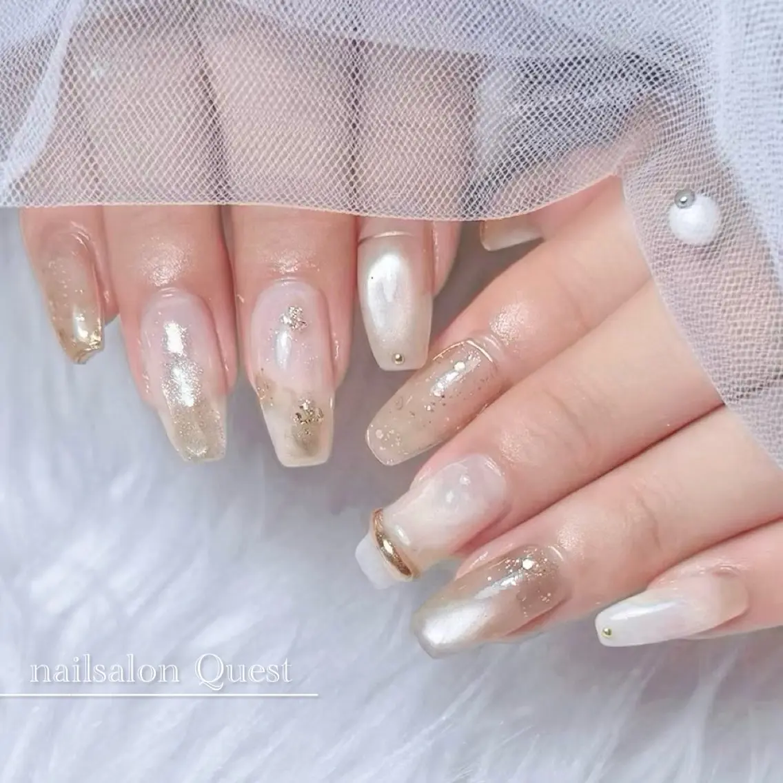 ネイル ゴールド ニュアンスネイル ホワイト ハンドネイル nailsalon Questのネイルデザイン