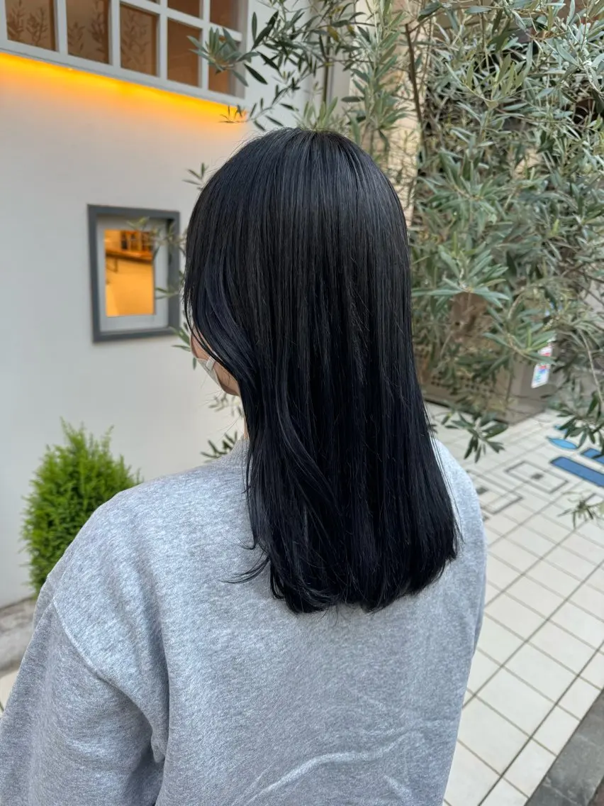 ミディアム 草野ゆずき⌇縮毛矯正 ⌇Wカラー⌇レイヤーのヘアスタイル