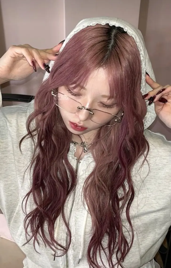 ロング カラー ヘアアレンジ ︎︎ ANY/ erinaのヘアスタイル
