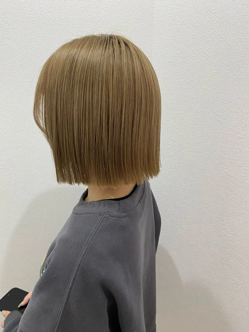 ショート カラー 藤野 凪沙のヘアスタイル