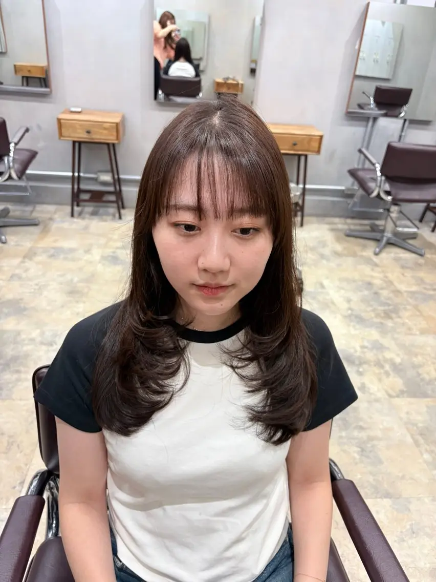 セミロング カット ヘアカラー 寺下 璃桜のヘアスタイル