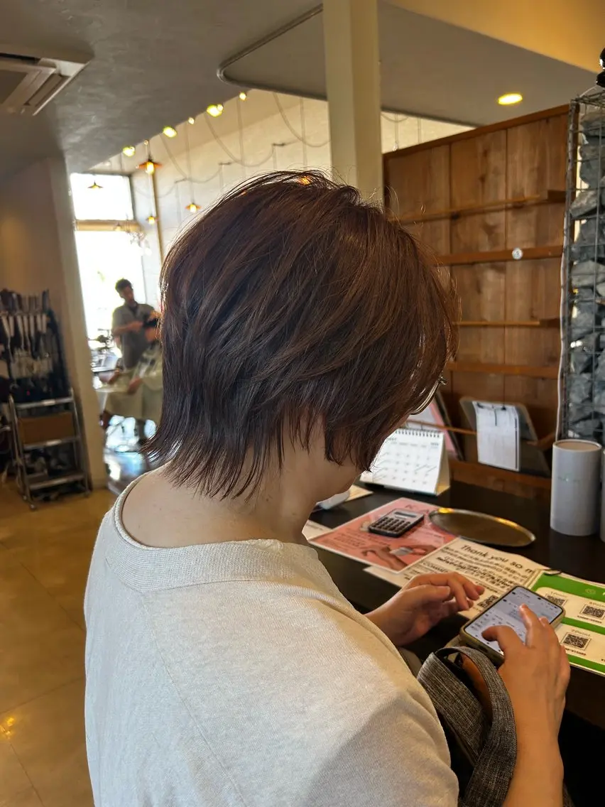 ショート 顔周りカット レイヤーカット ウルフカット 末廣 結音のヘアスタイル