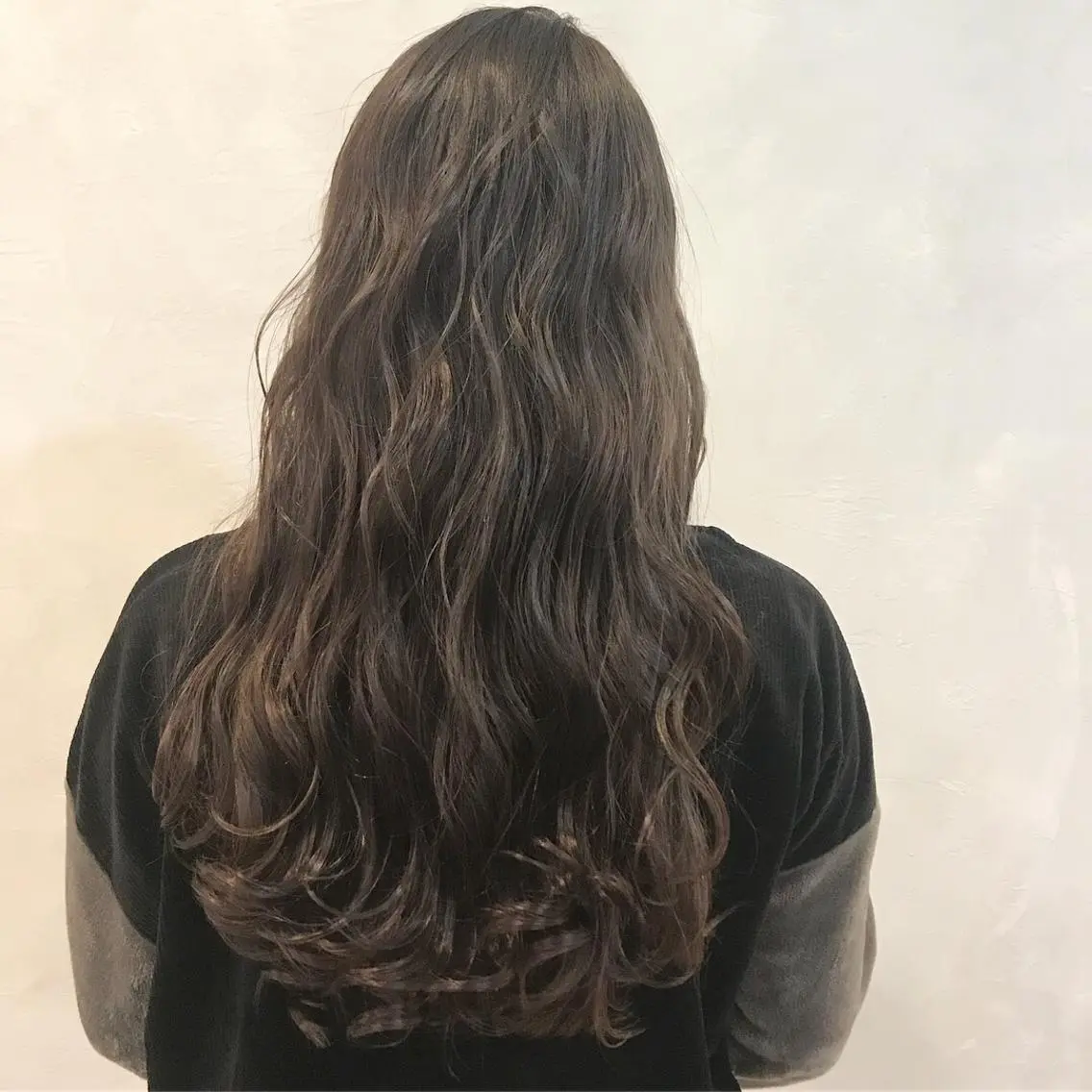 ロング カラー グレージュ en Siena エンシエナのヘアスタイル