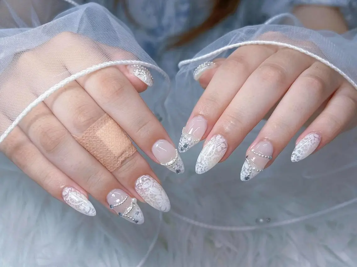 ネイル AURA NAIL 上前津のネイルデザイン