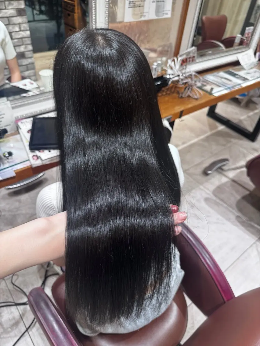 カラー 黒髪 ブルーカラー ブルーブラック 透明感カラー 三留 愛未のヘアスタイル