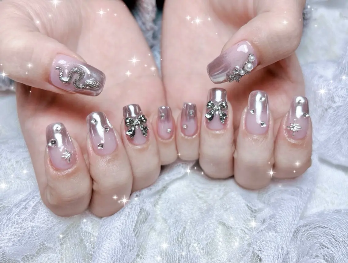 ネイル ミラーネイル ハンドネイル FLARE NAIL フレアネイルのネイルデザイン