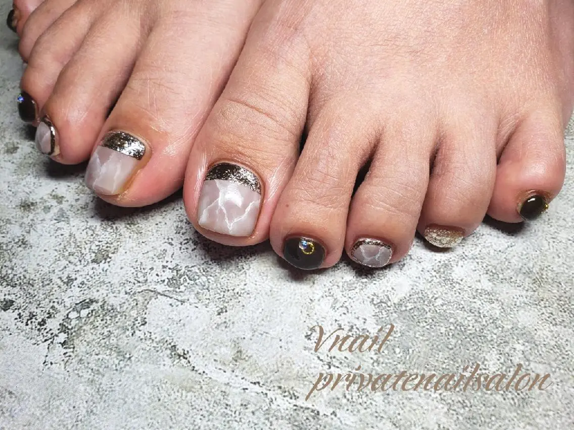 ネイル フットネイル V. nailのネイルデザイン