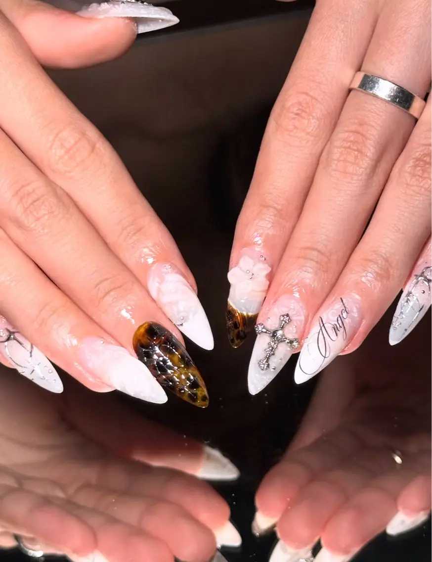 ネイル アートネイル チークネイル ドット フットネイル フレンチネイル ハンドネイル Rina Mika Nailsのネイルデザイン