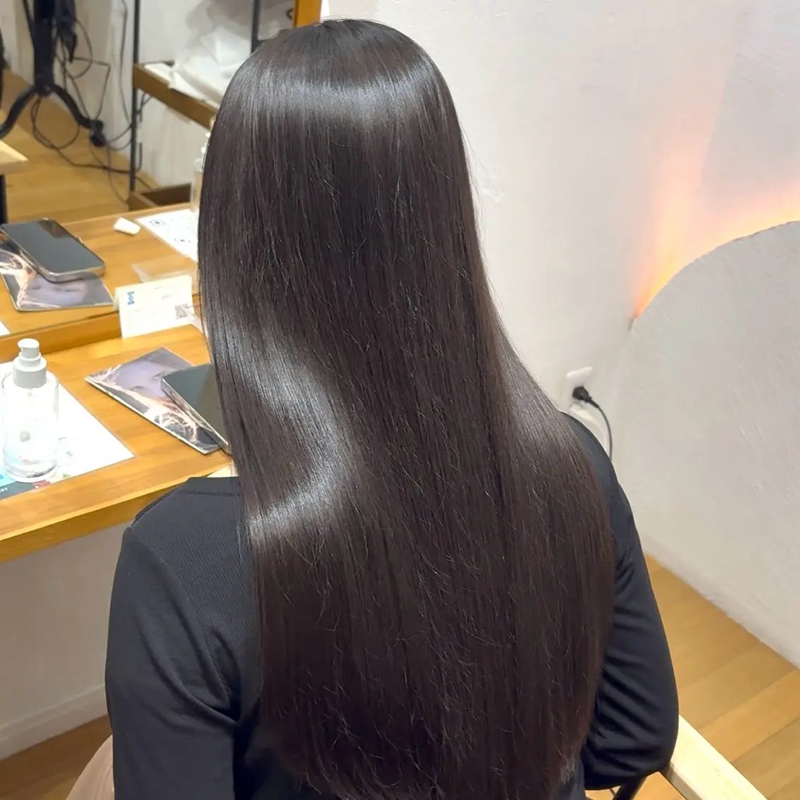 カット+縮毛矯正美髪ストレート+髪質改善トリートメントの写真