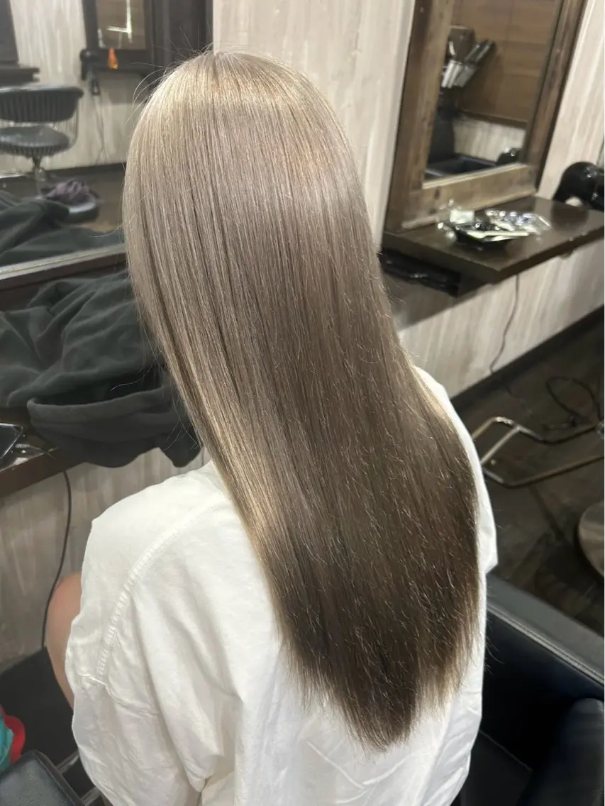 カラー ベージュカラー ミルクティーベージュ レイヤー🌟 縮毛矯正🩷はるなのヘアスタイル