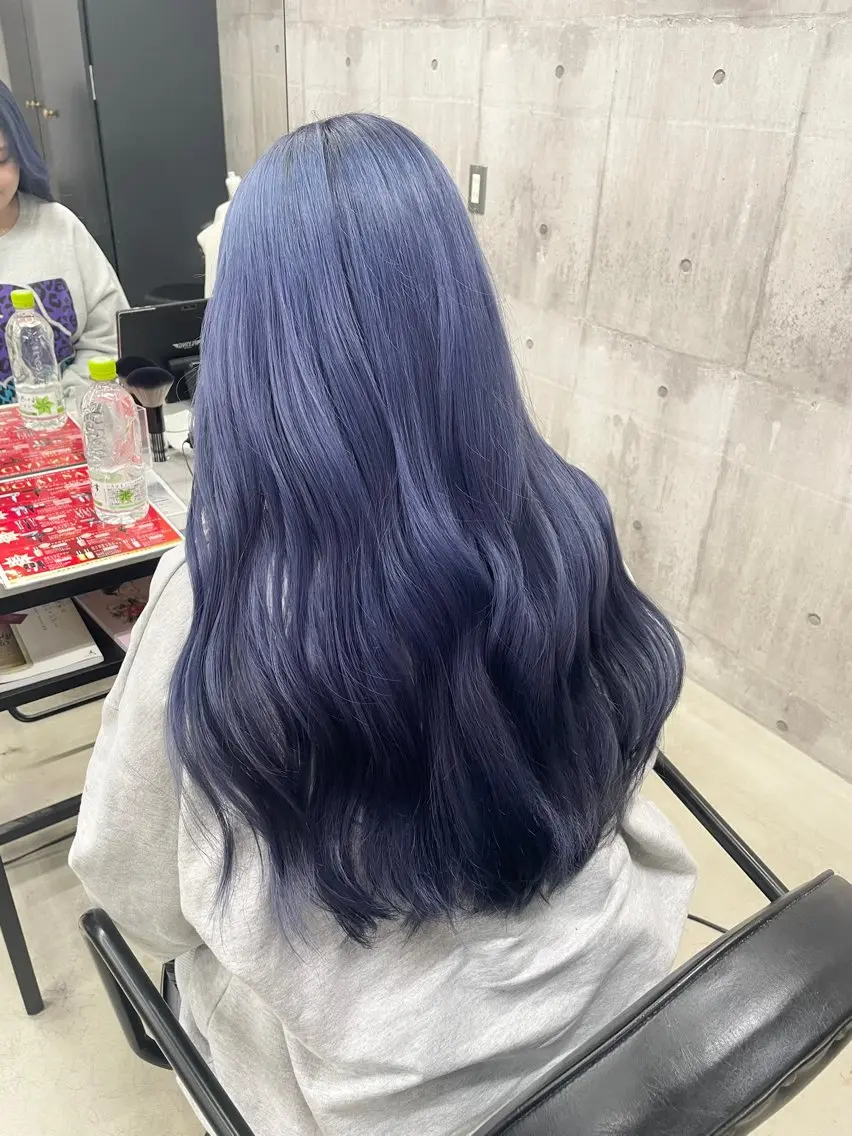 ロング カラー ブリーチ ブルーカラー ネイビーカラー ヘアカラー LUXBE LUCE ひなののヘアスタイル