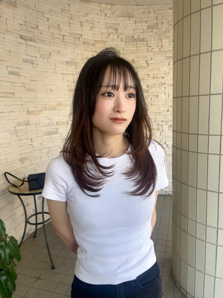 ミディアム カット 喜屋武 美月のヘアスタイル