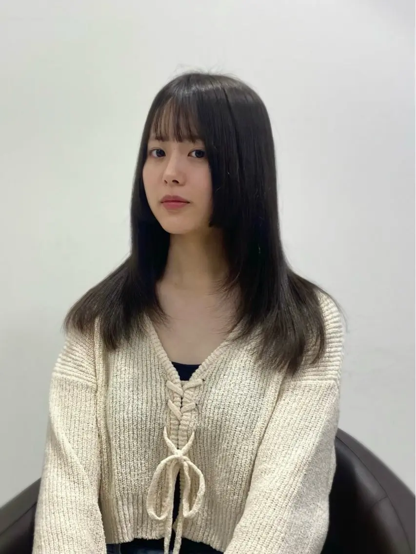 セミロング カラー 透明感カラー 岡山 愛のヘアスタイル